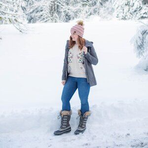 Oddy Floral Embroidered Cream Sweater Size M/L